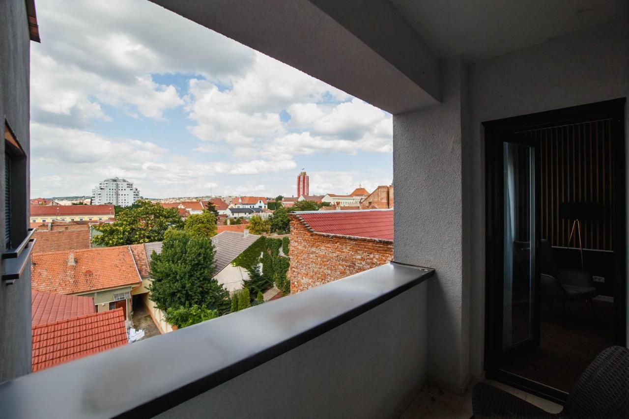 Central Designer Loft At Eas Residence Oradea Exterior photo